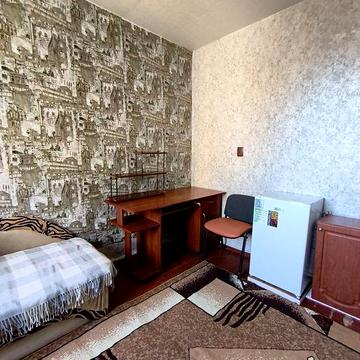 Здам кімнатну в гуртожитку блок на дві сімї в центрі