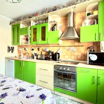 Простора 3-к квартира 90 м² просп. Бажана 26