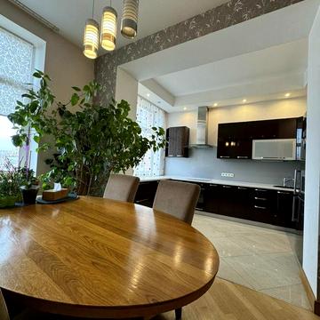 Дмитрівська вул., 66-А