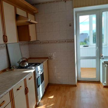 Здається в оренду простора, велика 3-кімн. квартира (5пов.)