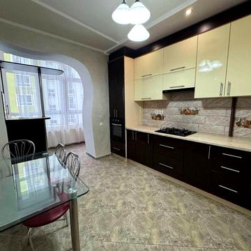 Оренда 2к квартира на вул. Івасюка, на 3 поверсі