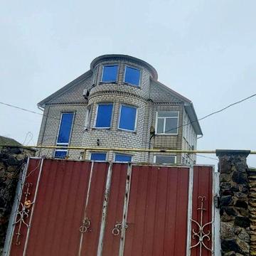 Продаётся добротный 3-х эт.дом в Константиновке.
