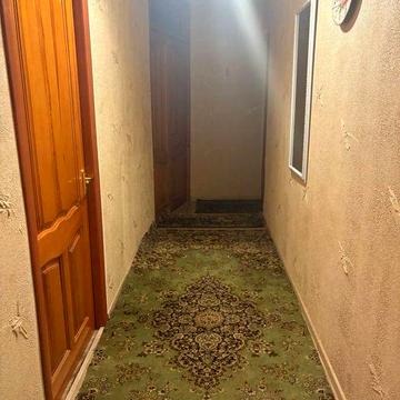 Продам квартиру трехкомнатну на Богамазе