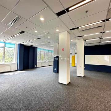 Фізкультури вул., 30