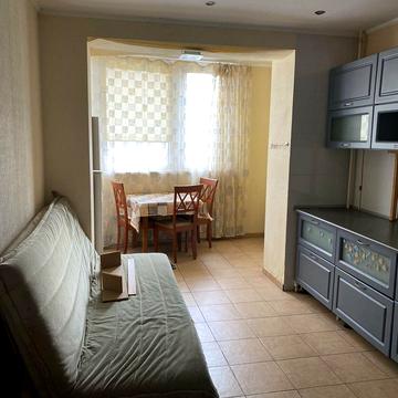 Тополина вул., 14