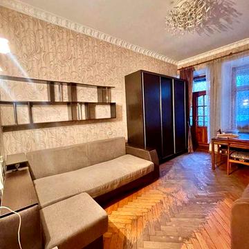 Продам двукомнатную квартиру в центре Одессы