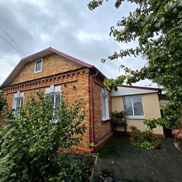 Продам будинок в м. Переяслав.Аргументований торг

присутній