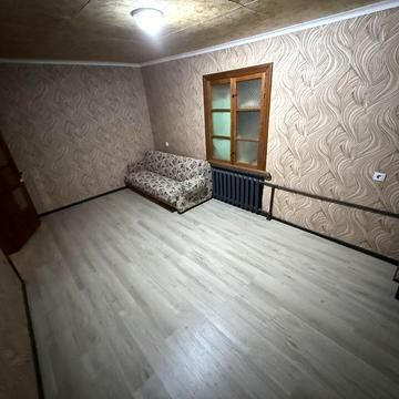 Сдаю хорошую однокомнатную квартиру ( ул.Космонавтов-108).