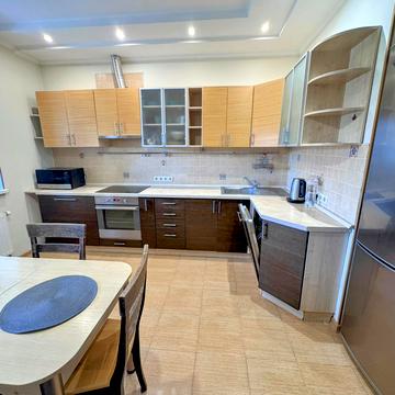 Голосіївська вул., 13-Б