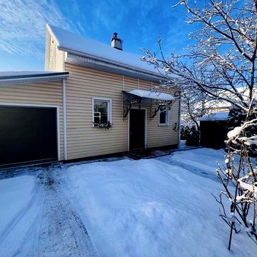 Продається будинок з ремонтом у центрі Бучі!