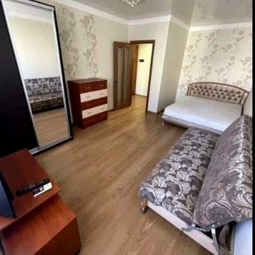 Боголюбова вул., 12