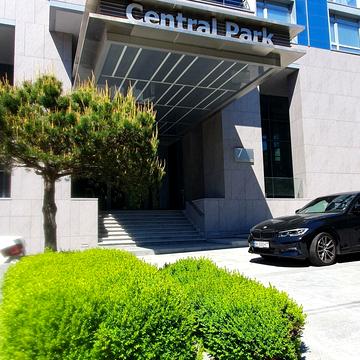 Джона Маккейна вул. (Івана Кудрі), 7