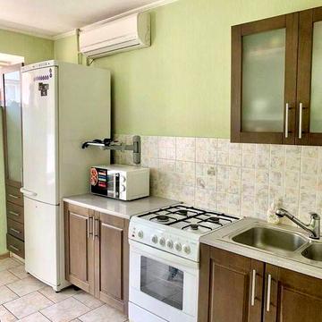 Метро Контрактова площа Подол вул Спаська 21-23 Поділ 1 кімн квартира