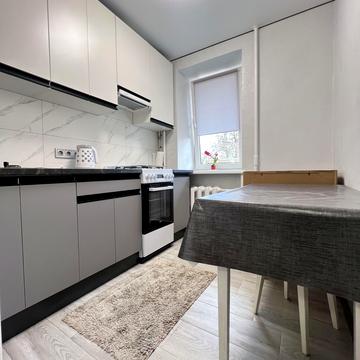 Кулика і Гудачека вул. (Макарова), 30