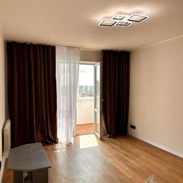 Академіка Єфремова вул. (Командарма Уборевича), 19