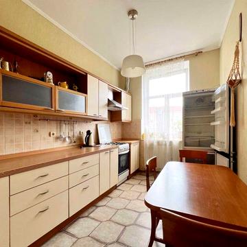 Без комісії. Центр, Майдан Незалежності.
вул. Софіївська 4