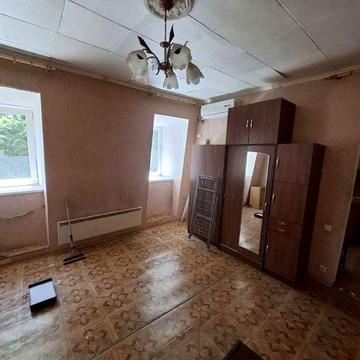 Продам 2-х комнатную квартиру в жилом состоянии в Центре