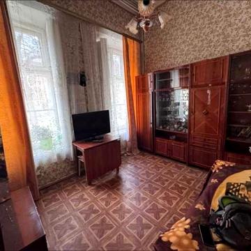 Продам двухкомнатную квартиру в жилом состоянии в Центре/Мечникова