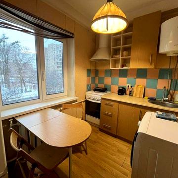 Оренда 1к Лук,янівка Шевченківськ метро 7хв  Білоруська  17-В тепло є