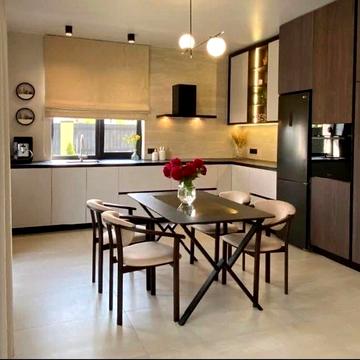 Продам будинок в місті 200 квадратів!