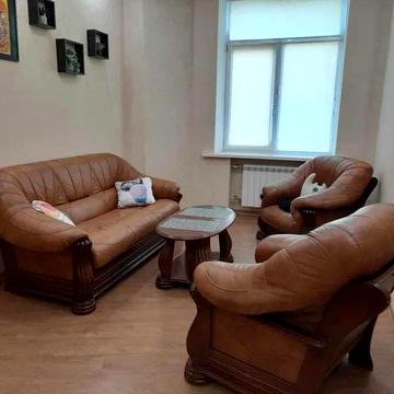 Продам 3-комнатную сталинку с кап. ремонтом  Холодная Гора(89238)