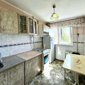 Космонавтів вул., 134