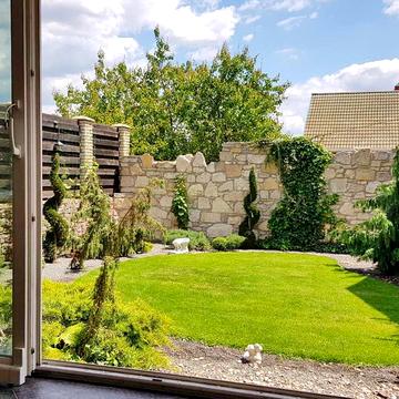 Надпрудна вул., 41