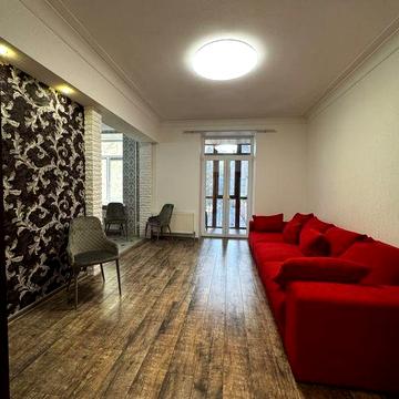 Продам трехкомнатную квартиру