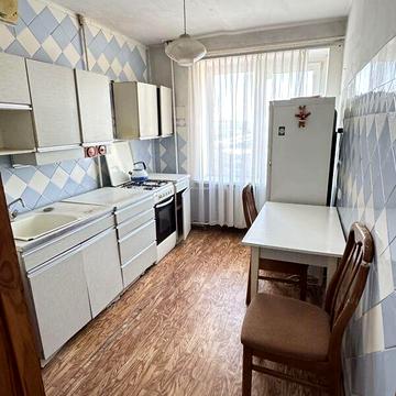 Продаж 3к Квартира Юності проспект