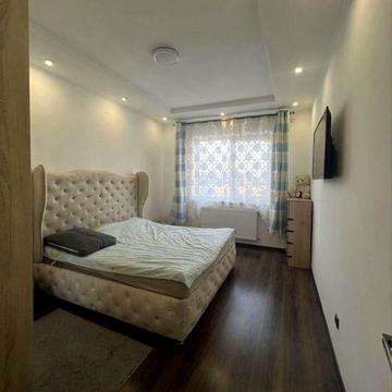 Оренда котеджу з власною парковою