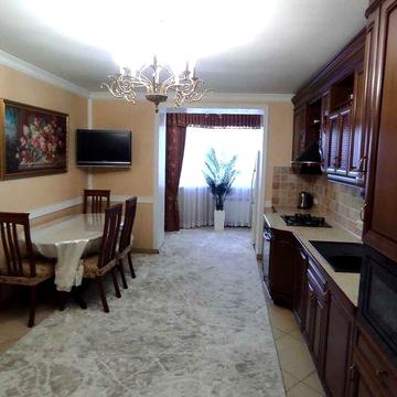 Продам 3 кімнатну квартиру по вулиці Пирогова 9985