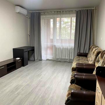 Урлівська вул., 1/8