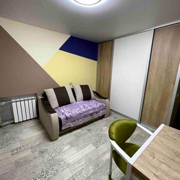 Продам  велику 1 к квартиру Тополь2