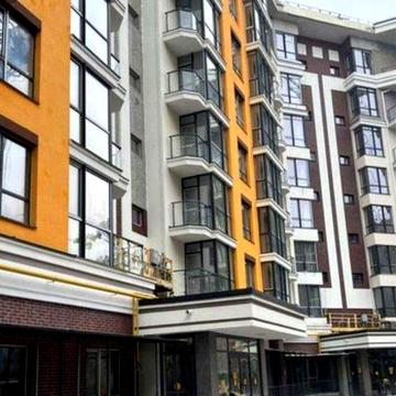 Велика і світла квартира з видом на сосни в лісовій Бучі!