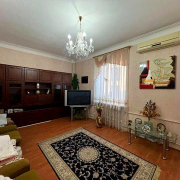 3 кімн.сталінка в Центрі на 2 поверсі