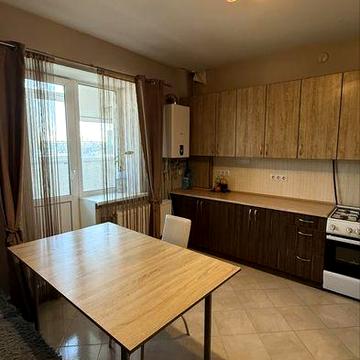 2к проспект Свободы рн Европорта(62кв) 4/10кирп автономка ремонт мебел