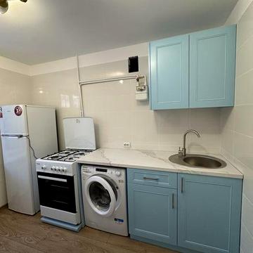 Оренда 3 кім навпроти Покровського Собору