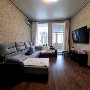 Продам 3-кімнатну квартиру в центрі міста