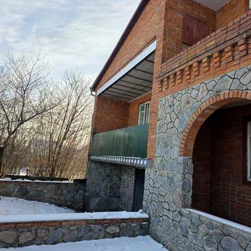 Здам Будинок з зручностя бомбосховищем