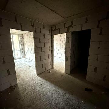 Простора 1-кімнатна квартира з балконом