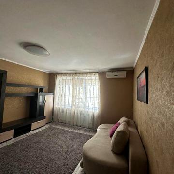 1 кімнатна бульвар Шевченка -Седова все поряд , затишна та комфортна .