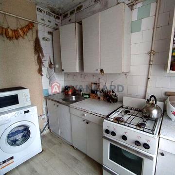 Продам 2к.кв. 3 поверх. Л/Б