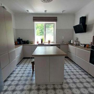 Дуплекс з ремонтом в лісовій частині Ворзеля! Ділянка 5 соток. ТОРГ!