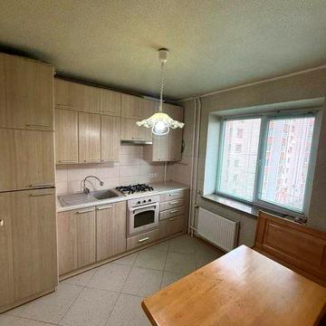 Продаж 2-кімнатної, Незалежності