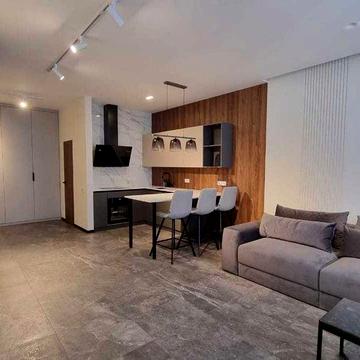 Генератор, Драгомирова, Верхогляда, 2 кім, 70 кв.м, 1400у.е