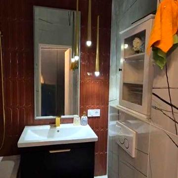 Продаж квартири, ближній центр.