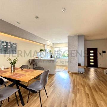 Продаж дуплексу 125 м.кв / 3 сотки / Ужгород, р-н Компотний