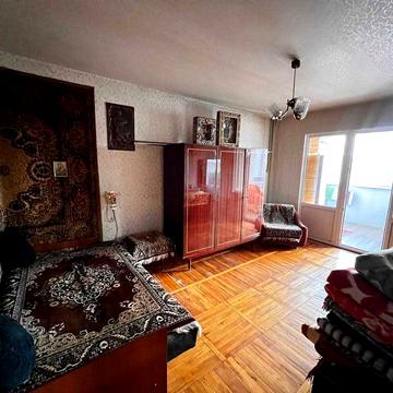 Здається 3 кім квартира біля першої лікарні.