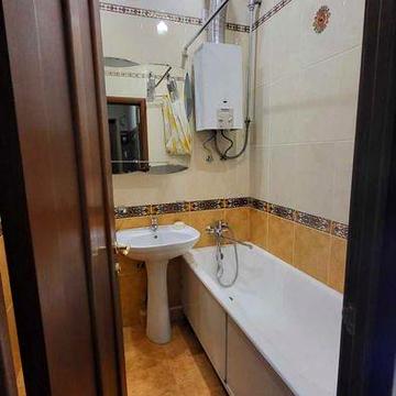 2к. кв. (54м) сталинка м. Заводская (Малышева), Спортивная, Новые дома