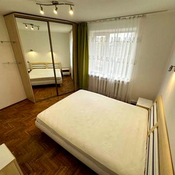 Продається 3-кімнатна квартира в м. Стрий.